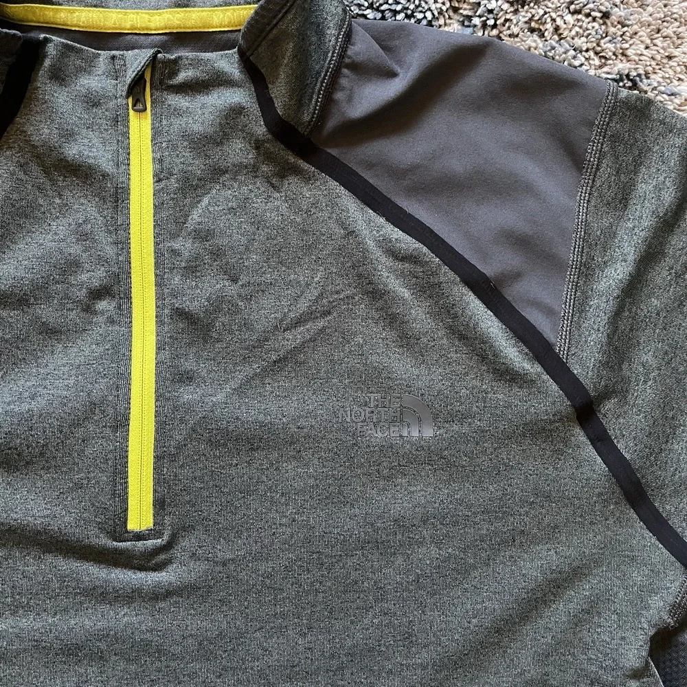 The North Face Flashdry 1/4 Zip Long Sleeve Pullover‎ Athletic Men's XL Quarter